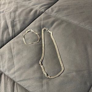 Elegant Silver Necklace and Bracelet Set